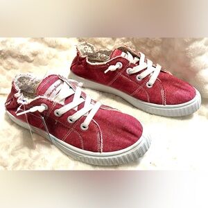 NEW…Tommy Bahama Red Canvas Sneakers women’s size 8.5